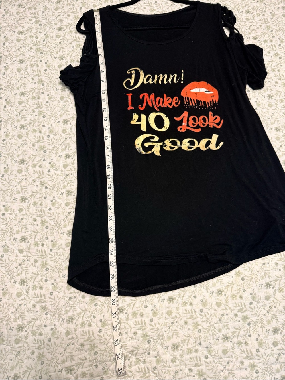 Women's 40th Birthday Gifts I Make 40 Look Good Cold Shoulder Short Sleeve T - Picture 8 of 8